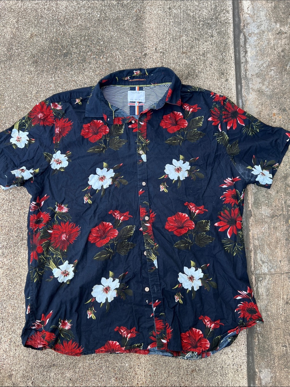 Men's Navy Floral Short-Sleeve Button-Up Shirt